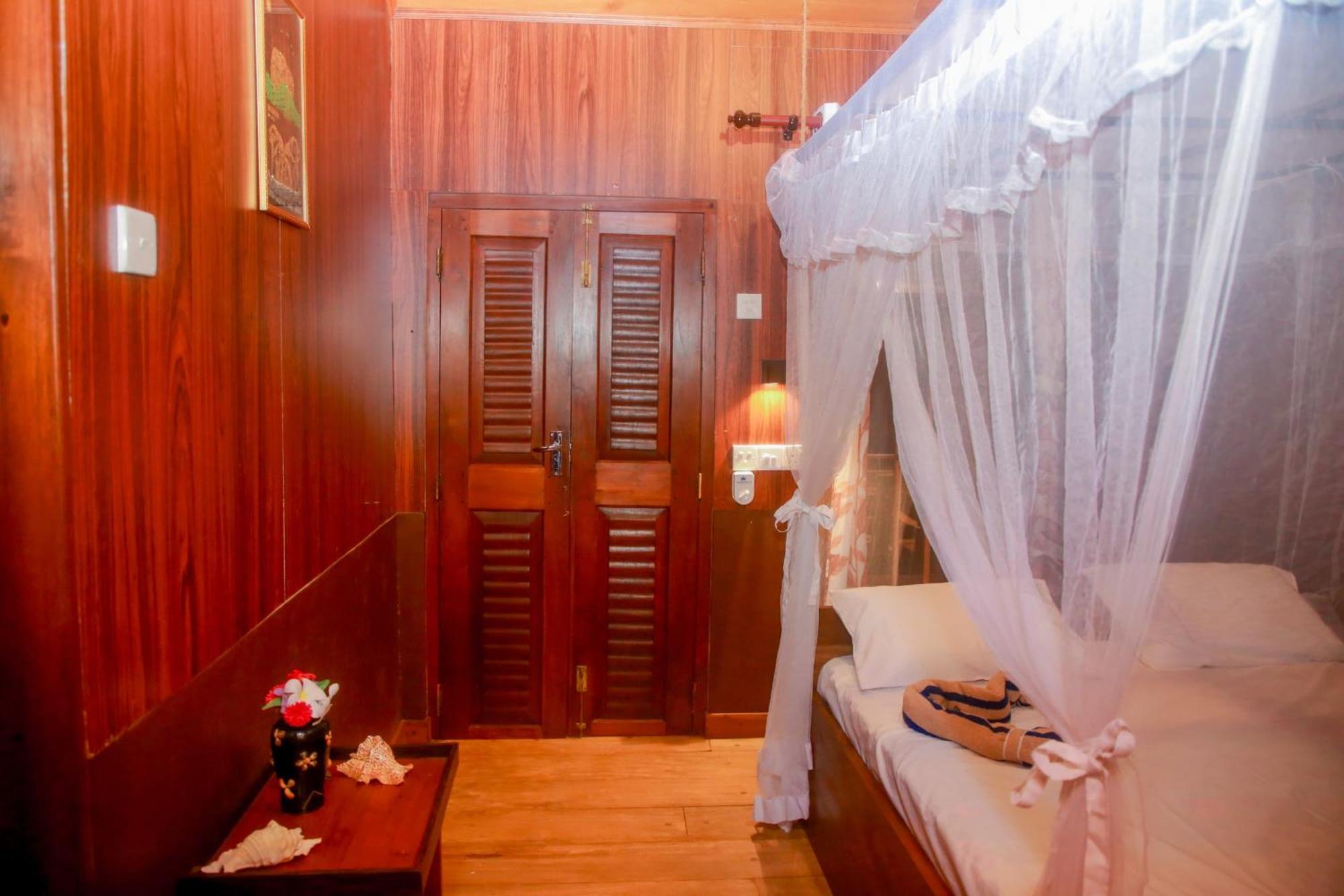 Blue Ocean Tree House Hiriketiya Dickwella Exterior foto