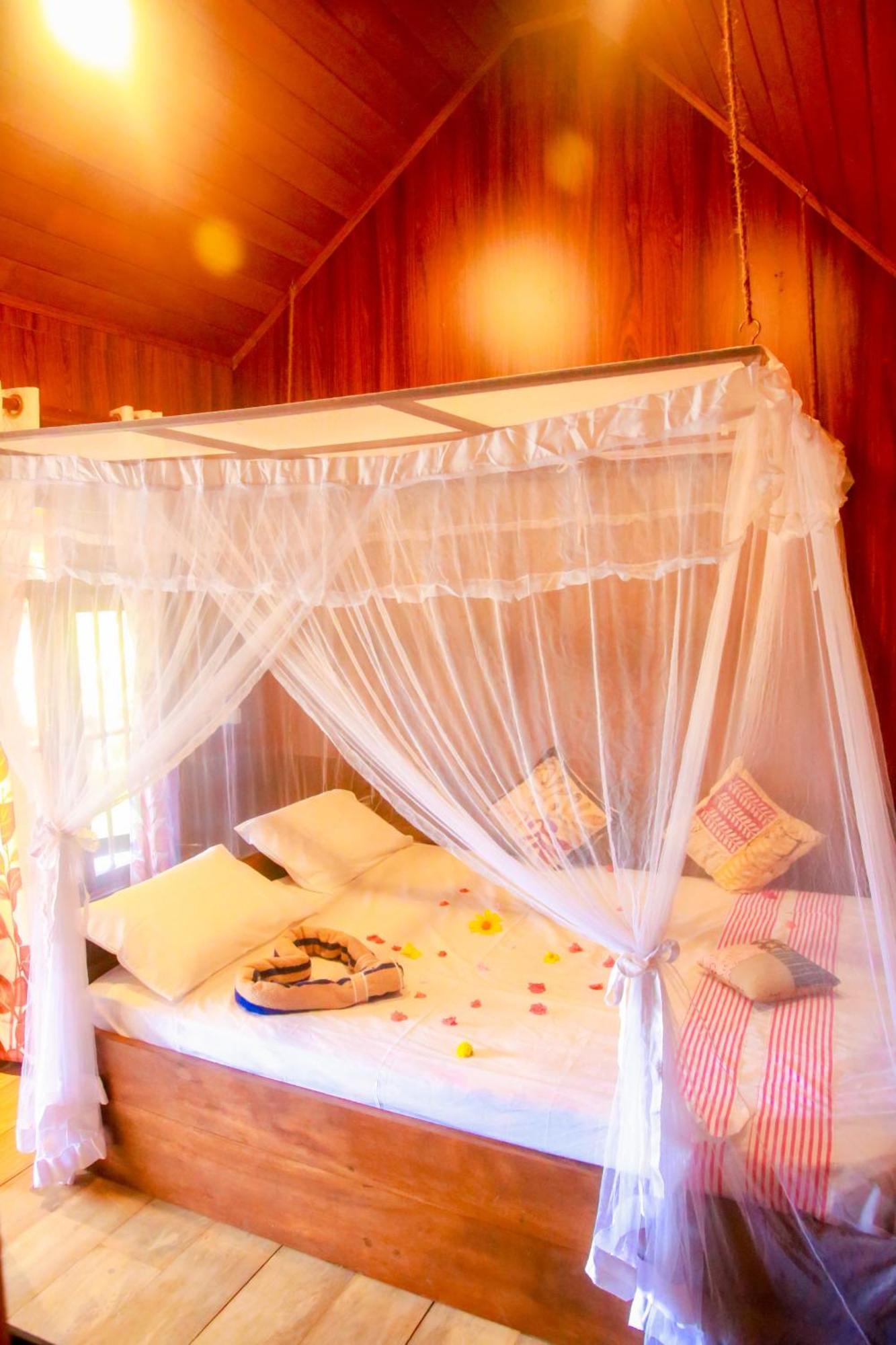 Blue Ocean Tree House Hiriketiya Dickwella Exterior foto